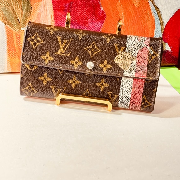 Louis Vuitton Monogram The bell boy Sarah Wallet - Picture 14 of 15